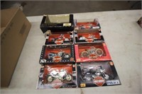 (8) 1:18 Scale Motorcycles - Most Harley Davidson