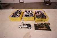 (18) 1:18 Scale Motorcycles - Most Harley Davidson