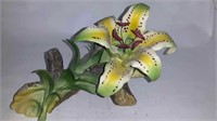 Capodimonte Asiatic Lily 5.25" tall, 7.14" wide,