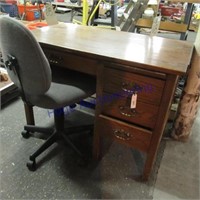 Wood desk w/chair
