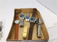 flat of men's wrist watches