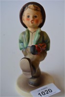 Hummel figurine by Goebel, 'Happy Traveller',