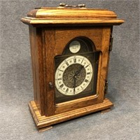 Oak Cased Quartz Mantle Clock - 15" x 12" -works