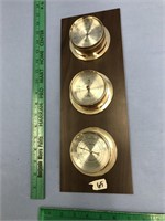 Thermometer/barometer and humidity  plastic 3 piec