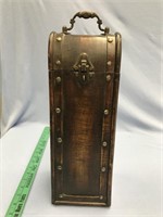 14" Box for holding wine?        (l 155)
