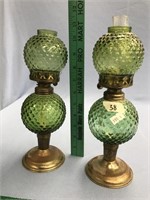 Lot of 2 green kerosene lamps,         (l 155)