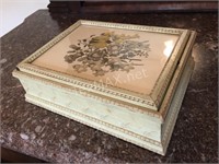 Vintage Floral Jewelry Box w Mirror