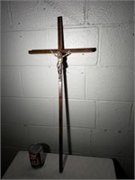 Crucifix en bois et métal