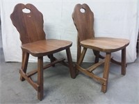 Paire de chaises en bois de style rustique