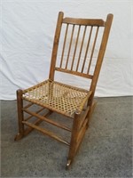 Chaise avec siège tressé en babiche