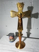Crucifix sur pied vintage en laiton