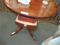 DUNCAN PHYFE STYLE OCCASIONAL TABLE