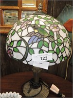 STAINED GLASS TABLE LAMP