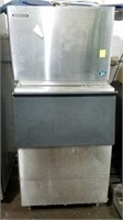 HOSHIZAKI COMMERCIAL ICE MACHINE 31X33X68
