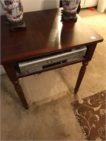 VCR table 38 x25