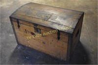 Late 19th Century Oak Steamer Trunk With Handles