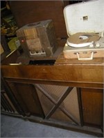 3 Pc Vintage empty Philco cabinet for radio &