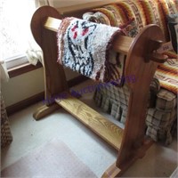 Wood quilt display rack