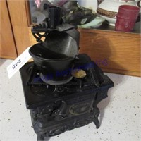 Modern cast iron trinket stove