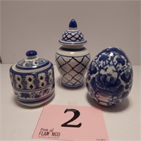 SMALL BLUE AND WHITE PORCELAIN GINGER JAR 6" AND