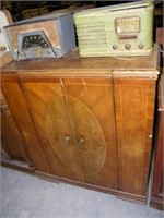 3 Pc Vintage Philco record player W/radio missing,