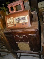 3 Pc Vintage Radiola # 80, Philco model 40-150 &
