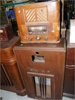 2 Pc Vintage Very nice small empty radio cabinet &