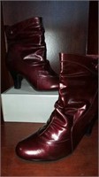 Ladies burgundy low boots. Size 9. Reg $70