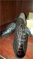 Ladies brown lace up shoes bt Amalfi. Size 7.5