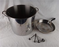 Stainless Steel Cookware Pot Skillet Measure Cups