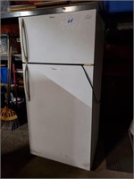 Frigadaire Refridgerator