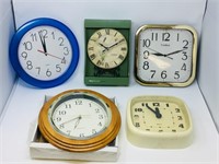 flat of quartz wall clocks