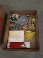 Box of vanity pieces,  jewelry etc