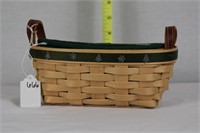 2004 WINTER THEME NATURAL OVAL BASKET