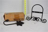 WROUGHT IRON EASEL AND LEAF WALL HOOK