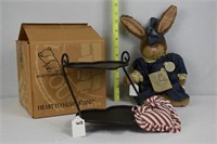 HEART TO HEART WROUGHT IRON STAND & RABBIT