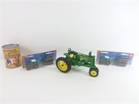 Tracteurs miniatures: 1 métal John Deere, 2 Siku