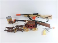 Collection de jouets "western" dont pistolet