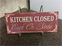 Kitchen Closed - Metal Gift Sign