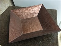 Fine Copper-Tone Hammered Deco Bowl