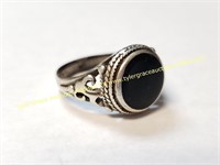 STERLING SILVER RING W BLACK CENTER ROUND STONE