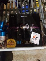 BT Studio Big Bass Bluetooth headphones