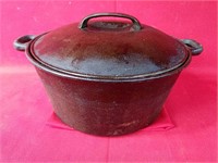 WKM 4.5 Quart Cast Iron Dutch Oven