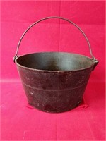 No. 8 Lodge Cast Iron Bean Pot