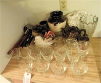 Kitchenwares lot: several clear glass crab bakes,