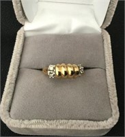 14KY SHRIMP RING W/DIAMOND ACCENTS SIZE 6 1/2