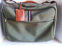 Lark Wheeled Travel Bag