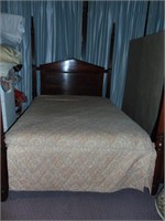 QUEEN SIZE 4 POSTER BED CARVED COLUMNS REMOVABLE