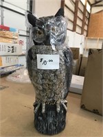 Owl statue pest repeller