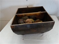 Primitive wood handled basket w/ quilt balls 8"h